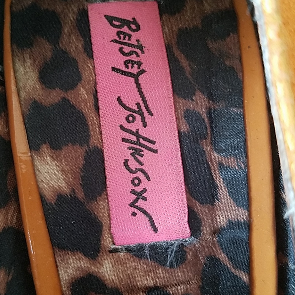 Shoe - Picture 7 of 8